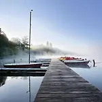 Schlosspark 4*