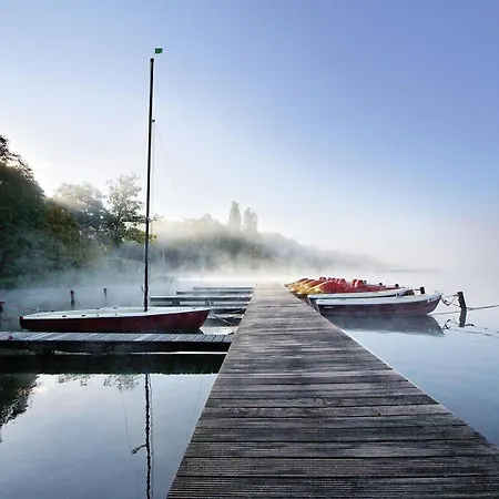 Schlosspark 4*