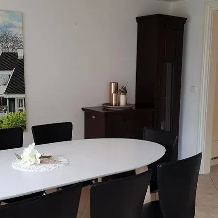 Schlosspark Kompleks wypoczynkowy 4*
